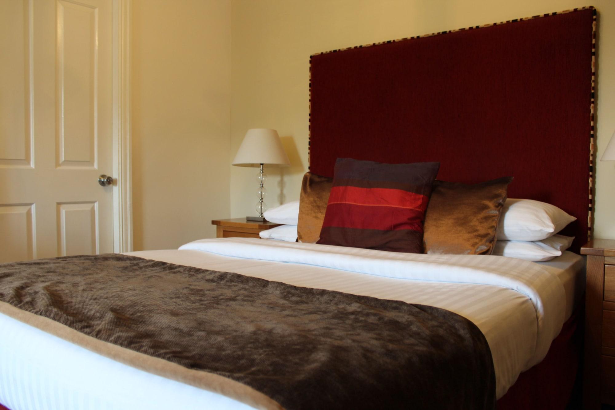 Coquetvale Hotel Ротбъри Екстериор снимка