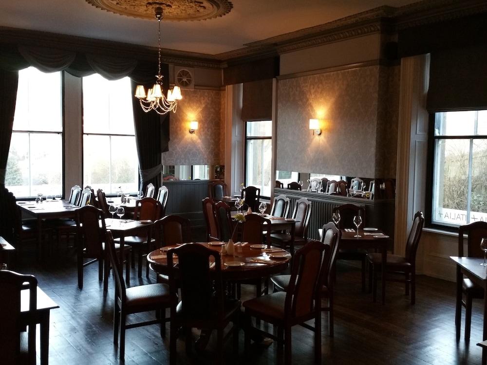 Coquetvale Hotel Ротбъри Екстериор снимка