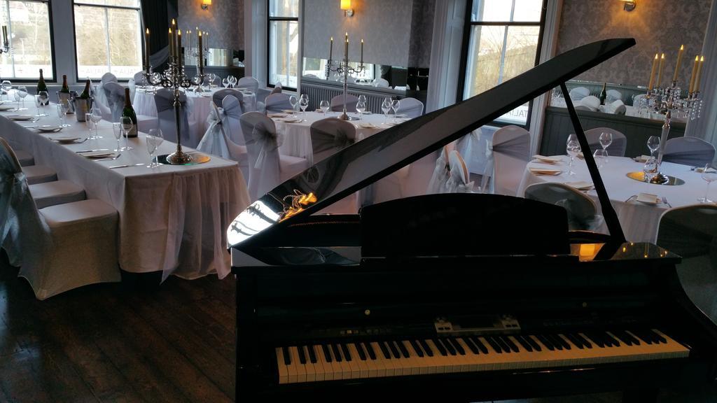 Coquetvale Hotel Ротбъри Екстериор снимка