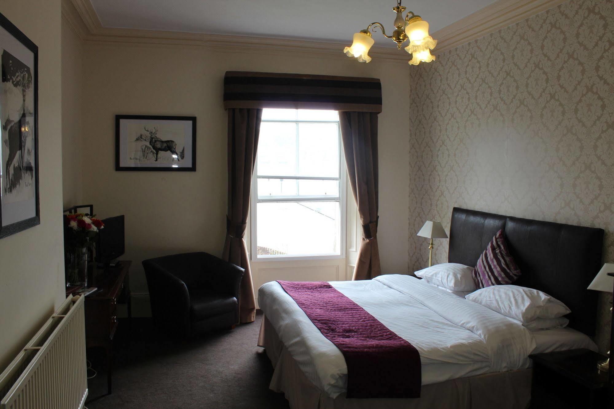 Coquetvale Hotel Ротбъри Екстериор снимка