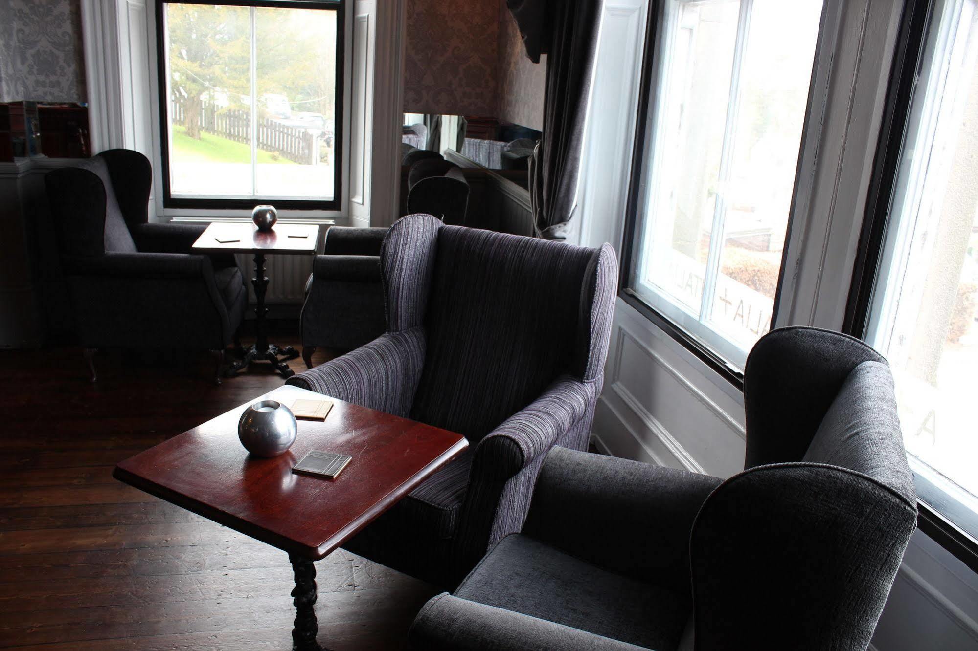 Coquetvale Hotel Ротбъри Екстериор снимка