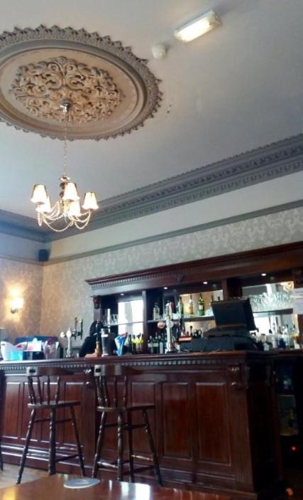 Coquetvale Hotel Ротбъри Екстериор снимка
