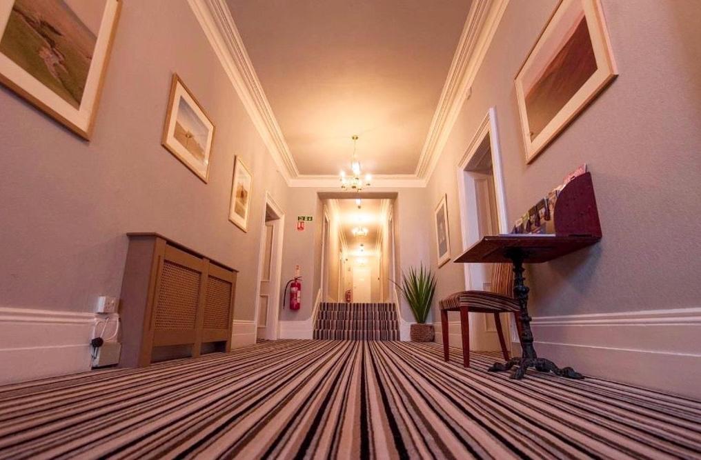 Coquetvale Hotel Ротбъри Екстериор снимка